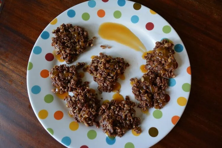 No-Bake Chocolate Pecan Butter Cookies